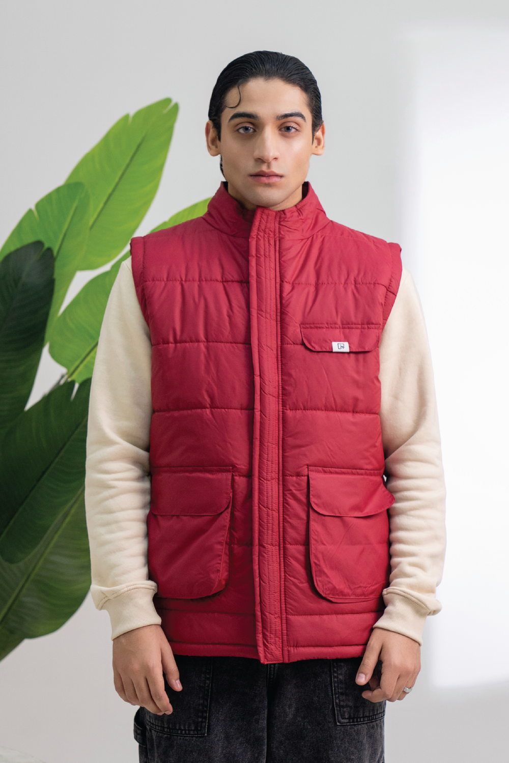 BURGUNDY SLEEVLESS PUFFER JACKET