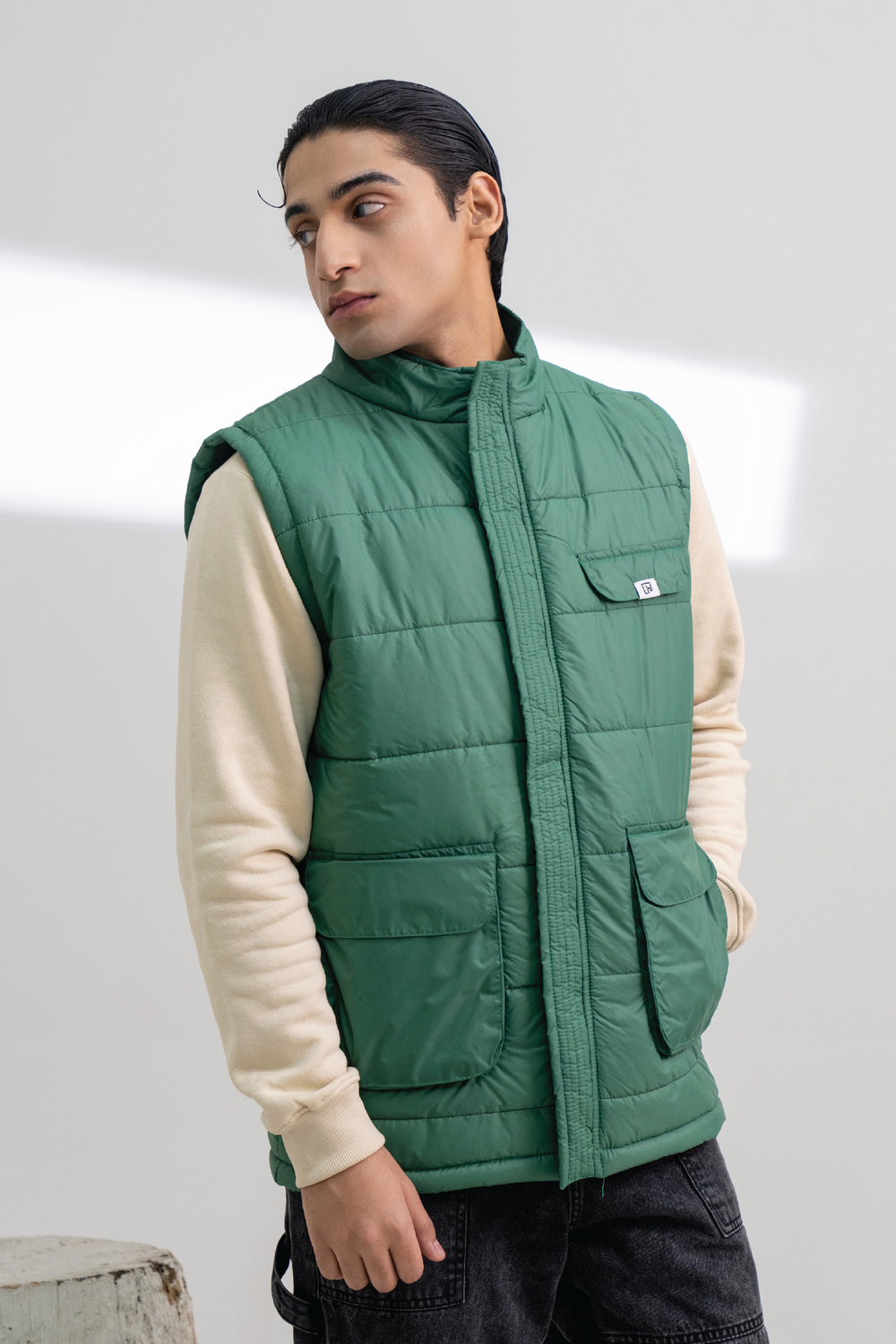 GREEN SLEEVLESS PUFFER JACKET