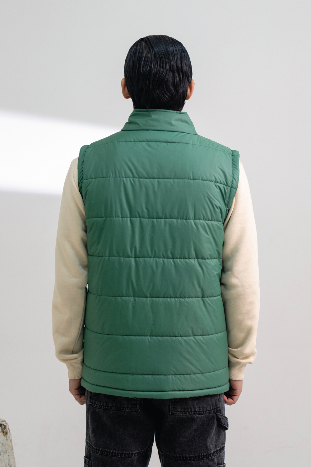 GREEN SLEEVLESS PUFFER JACKET